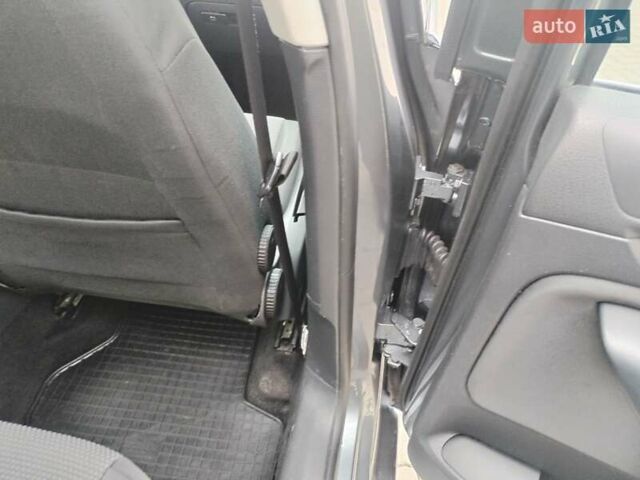 Серый Фольксваген Гольф, объемом двигателя 1.6 л и пробегом 253 тыс. км за 7700 $, фото 46 на Automoto.ua