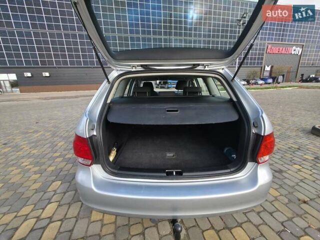 Серый Фольксваген Гольф, объемом двигателя 1.6 л и пробегом 227 тыс. км за 6250 $, фото 7 на Automoto.ua