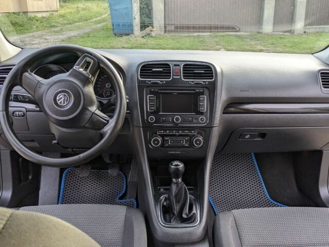 Серый Фольксваген Гольф, объемом двигателя 1.6 л и пробегом 299 тыс. км за 6550 $, фото 7 на Automoto.ua