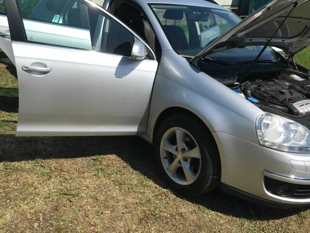 Серый Фольксваген Гольф, объемом двигателя 1.4 л и пробегом 131 тыс. км за 8800 $, фото 6 на Automoto.ua