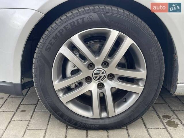 Серый Фольксваген Гольф, объемом двигателя 1.4 л и пробегом 214 тыс. км за 6200 $, фото 11 на Automoto.ua