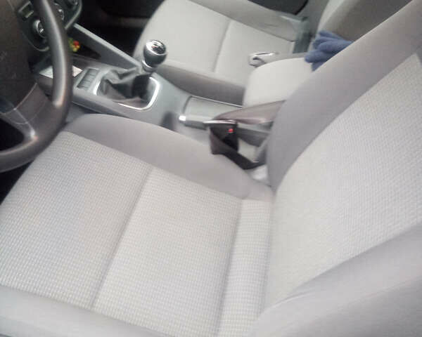 Серый Фольксваген Гольф, объемом двигателя 1.6 л и пробегом 260 тыс. км за 5999 $, фото 6 на Automoto.ua