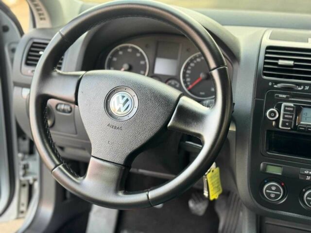 Сірий Фольксваген Гольф, об'ємом двигуна 1.6 л та пробігом 176 тис. км за 7699 $, фото 9 на Automoto.ua