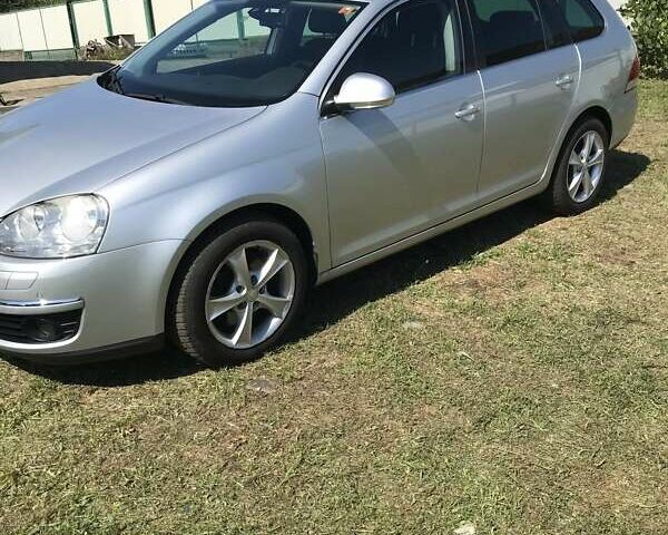 Серый Фольксваген Гольф, объемом двигателя 1.4 л и пробегом 131 тыс. км за 8800 $, фото 3 на Automoto.ua