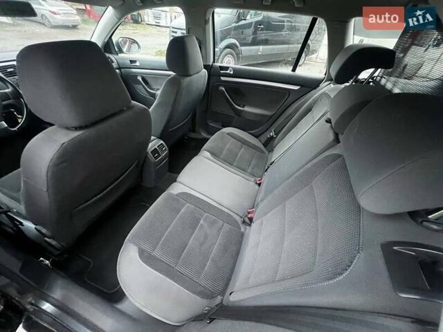 Серый Фольксваген Гольф, объемом двигателя 1.4 л и пробегом 263 тыс. км за 6500 $, фото 18 на Automoto.ua