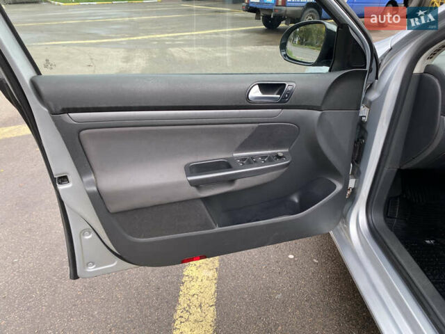 Сірий Фольксваген Гольф, об'ємом двигуна 1.6 л та пробігом 206 тис. км за 6750 $, фото 31 на Automoto.ua