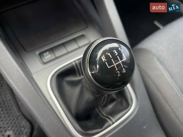 Сірий Фольксваген Гольф, об'ємом двигуна 1.9 л та пробігом 281 тис. км за 5500 $, фото 44 на Automoto.ua