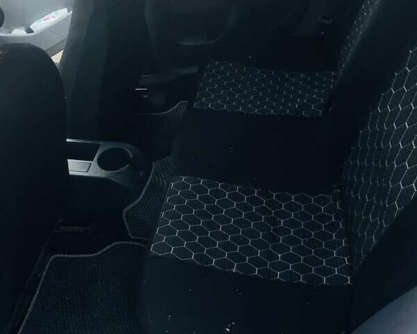 Серый Фольксваген Гольф, объемом двигателя 1.39 л и пробегом 298 тыс. км за 6000 $, фото 5 на Automoto.ua