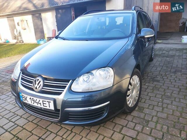 Серый Фольксваген Гольф, объемом двигателя 1.4 л и пробегом 325 тыс. км за 6300 $, фото 1 на Automoto.ua