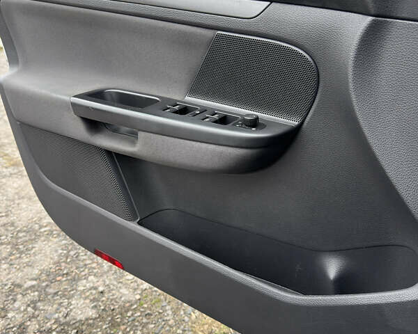 Серый Фольксваген Гольф, объемом двигателя 1.6 л и пробегом 230 тыс. км за 7000 $, фото 14 на Automoto.ua