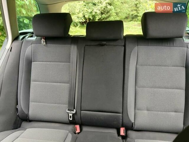 Серый Фольксваген Гольф, объемом двигателя 1.6 л и пробегом 260 тыс. км за 7400 $, фото 18 на Automoto.ua