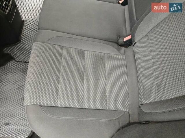 Серый Фольксваген Гольф, объемом двигателя 1.6 л и пробегом 260 тыс. км за 7400 $, фото 35 на Automoto.ua