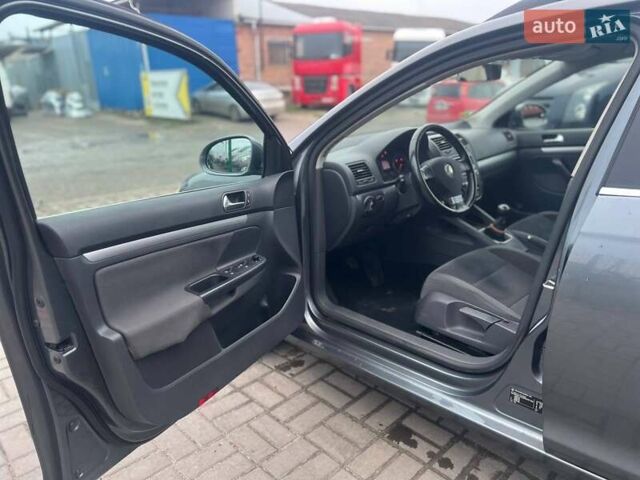 Серый Фольксваген Гольф, объемом двигателя 1.4 л и пробегом 263 тыс. км за 6500 $, фото 23 на Automoto.ua