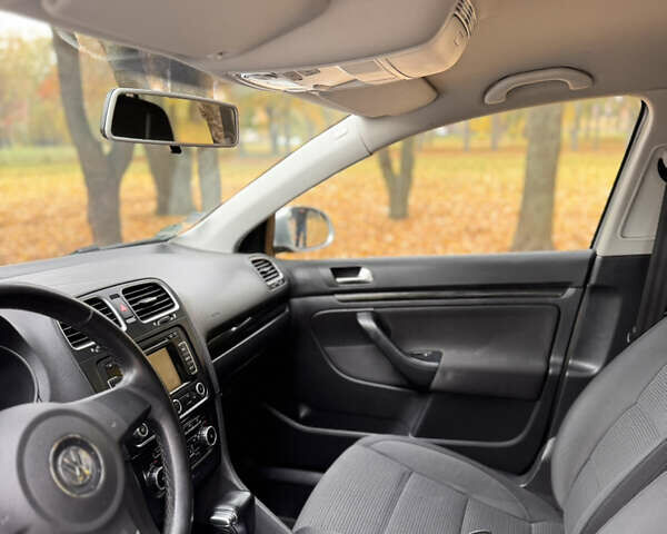 Сірий Фольксваген Гольф, об'ємом двигуна 1.39 л та пробігом 173 тис. км за 7800 $, фото 11 на Automoto.ua