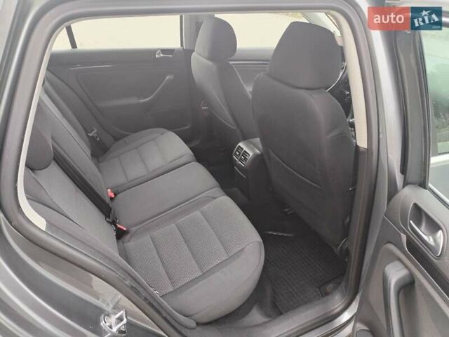 Серый Фольксваген Гольф, объемом двигателя 1.6 л и пробегом 253 тыс. км за 7700 $, фото 43 на Automoto.ua