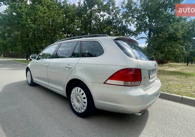 Серый Фольксваген Гольф, объемом двигателя 1.39 л и пробегом 209 тыс. км за 7300 $, фото 5 на Automoto.ua