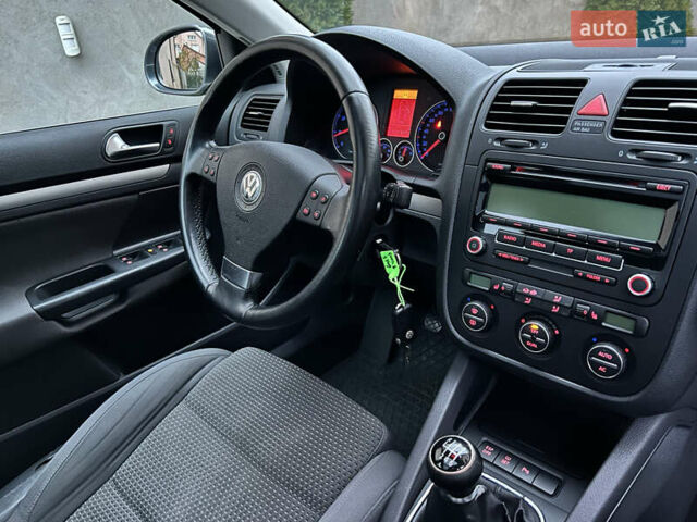 Серый Фольксваген Гольф, объемом двигателя 1.4 л и пробегом 249 тыс. км за 6500 $, фото 19 на Automoto.ua