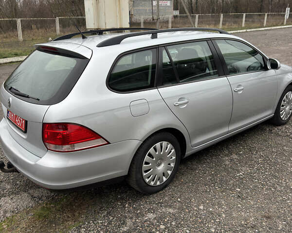 Серый Фольксваген Гольф, объемом двигателя 1.6 л и пробегом 230 тыс. км за 7000 $, фото 5 на Automoto.ua