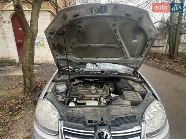 Серый Фольксваген Гольф, объемом двигателя 1.39 л и пробегом 250 тыс. км за 5912 $, фото 44 на Automoto.ua