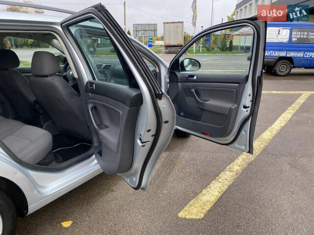 Сірий Фольксваген Гольф, об'ємом двигуна 1.6 л та пробігом 206 тис. км за 6750 $, фото 22 на Automoto.ua