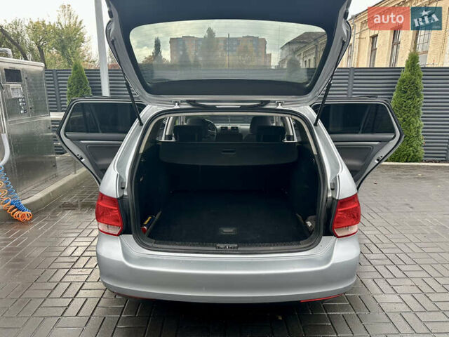 Фольксваген Гольф 2009 в Черкассах на Automoto.ua Серый Фольксваген Гольф, объемом двигателя 1.9 л и пробегом 221 тыс. км за 6950 $, фото 15 на Automoto.ua