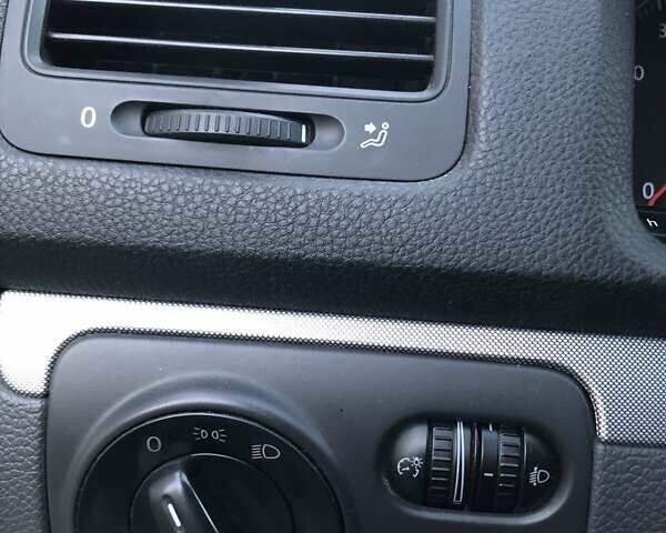 Фольксваген Гольф 2009 в Ужгороде на Automoto.ua Серый Фольксваген Гольф, объемом двигателя 1.39 л и пробегом 183 тыс. км за 6200 $, фото 20 на Automoto.ua