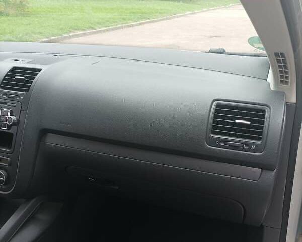 Серый Фольксваген Гольф, объемом двигателя 1.4 л и пробегом 175 тыс. км за 5300 $, фото 36 на Automoto.ua