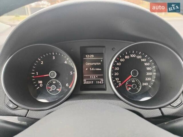 Серый Фольксваген Гольф, объемом двигателя 1.6 л и пробегом 253 тыс. км за 7700 $, фото 60 на Automoto.ua