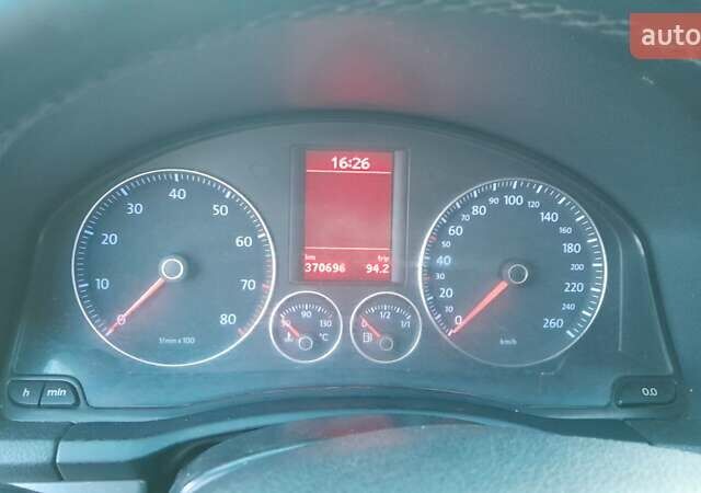 Серый Фольксваген Гольф, объемом двигателя 1.6 л и пробегом 370 тыс. км за 4900 $, фото 10 на Automoto.ua