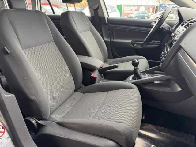 Сірий Фольксваген Гольф, об'ємом двигуна 1.6 л та пробігом 176 тис. км за 7699 $, фото 19 на Automoto.ua