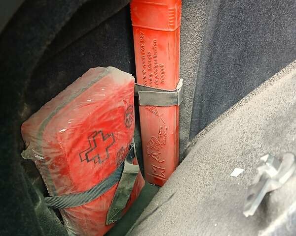 Серый Фольксваген Гольф, объемом двигателя 1.6 л и пробегом 260 тыс. км за 7400 $, фото 44 на Automoto.ua