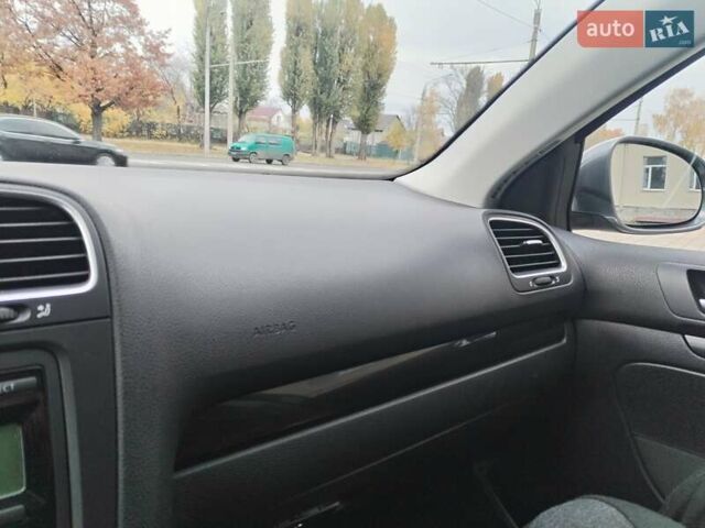 Серый Фольксваген Гольф, объемом двигателя 1.6 л и пробегом 253 тыс. км за 7700 $, фото 58 на Automoto.ua