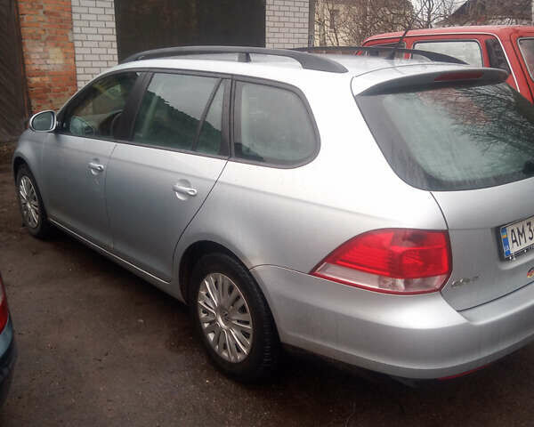 Серый Фольксваген Гольф, объемом двигателя 1.6 л и пробегом 260 тыс. км за 5999 $, фото 2 на Automoto.ua