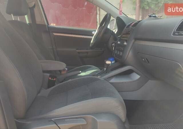 Серый Фольксваген Гольф, объемом двигателя 1.9 л и пробегом 264 тыс. км за 7000 $, фото 8 на Automoto.ua