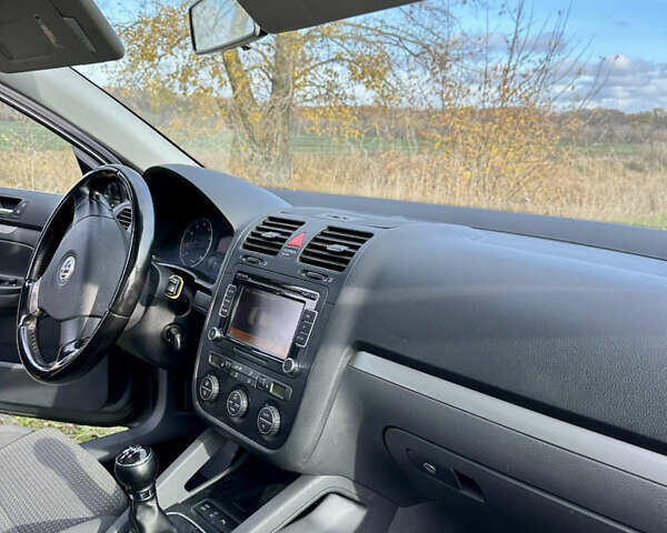 Серый Фольксваген Гольф, объемом двигателя 1.39 л и пробегом 200 тыс. км за 5750 $, фото 14 на Automoto.ua