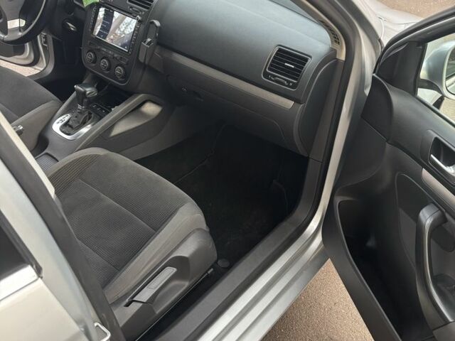 Серый Фольксваген Гольф, объемом двигателя 1.4 л и пробегом 184 тыс. км за 6200 $, фото 8 на Automoto.ua