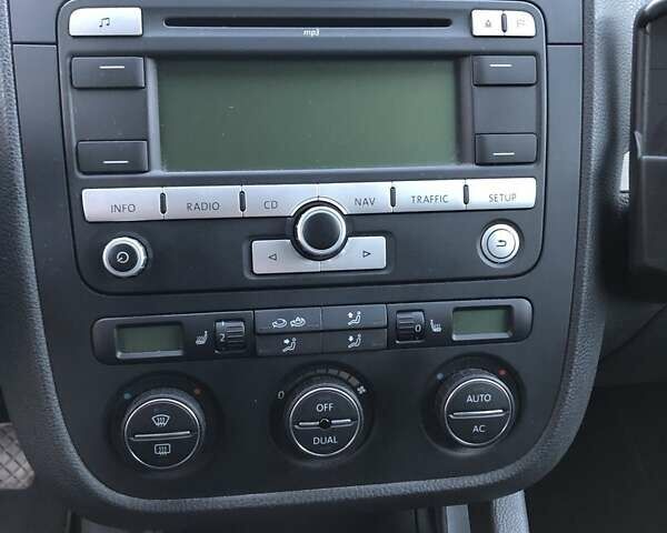 Фольксваген Гольф 2009 в Ужгороде на Automoto.ua Серый Фольксваген Гольф, объемом двигателя 1.39 л и пробегом 183 тыс. км за 6200 $, фото 12 на Automoto.ua