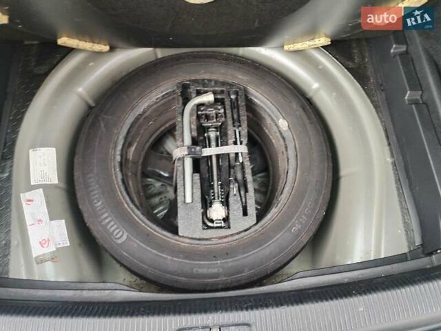 Серый Фольксваген Гольф, объемом двигателя 1.6 л и пробегом 253 тыс. км за 7700 $, фото 30 на Automoto.ua