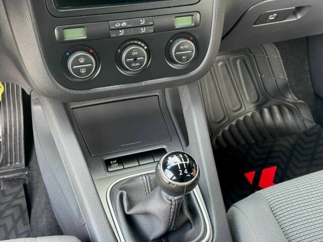 Сірий Фольксваген Гольф, об'ємом двигуна 1.6 л та пробігом 176 тис. км за 7699 $, фото 10 на Automoto.ua