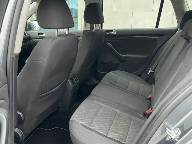 Серый Фольксваген Гольф, объемом двигателя 1.4 л и пробегом 158 тыс. км за 6990 $, фото 10 на Automoto.ua