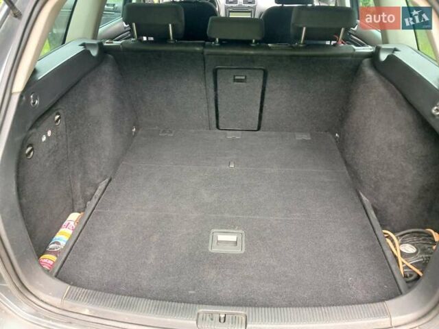 Серый Фольксваген Гольф, объемом двигателя 1.6 л и пробегом 260 тыс. км за 7400 $, фото 46 на Automoto.ua