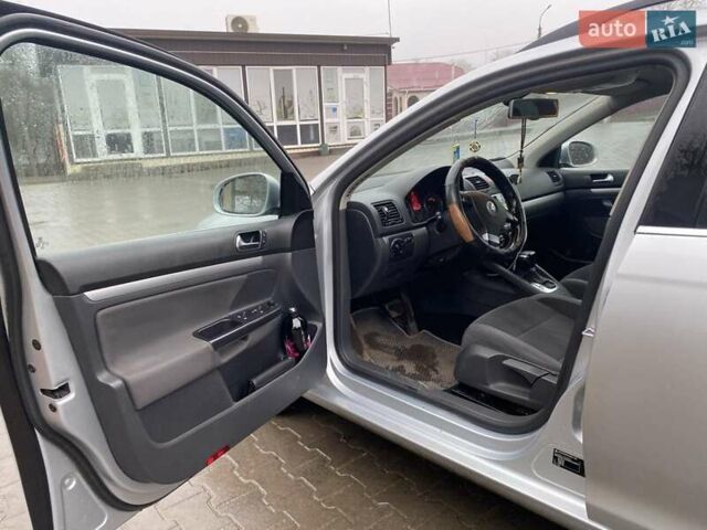 Серый Фольксваген Гольф, объемом двигателя 1.9 л и пробегом 343 тыс. км за 5950 $, фото 12 на Automoto.ua