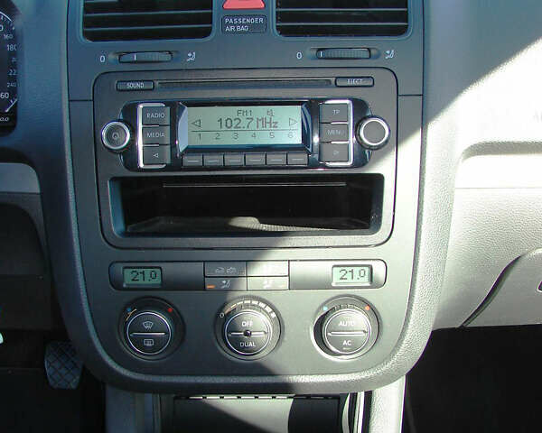 Сірий Фольксваген Гольф, об'ємом двигуна 1.4 л та пробігом 192 тис. км за 6200 $, фото 21 на Automoto.ua