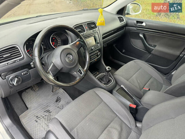 Серый Фольксваген Гольф, объемом двигателя 1.39 л и пробегом 257 тыс. км за 5750 $, фото 22 на Automoto.ua
