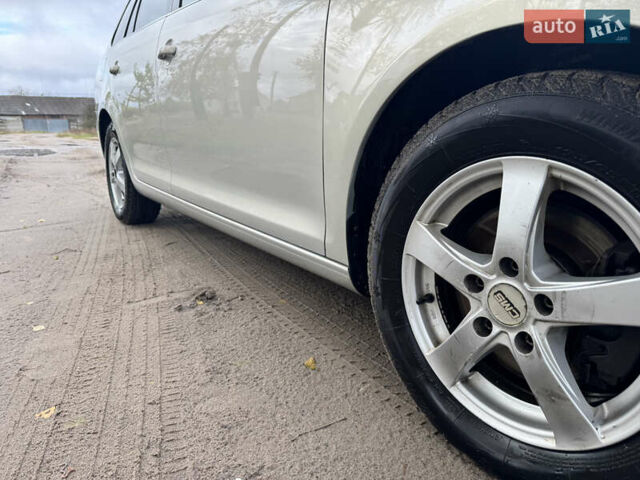 Серый Фольксваген Гольф, объемом двигателя 1.39 л и пробегом 257 тыс. км за 5750 $, фото 29 на Automoto.ua