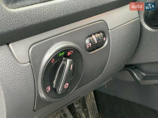 Серый Фольксваген Гольф, объемом двигателя 1.9 л и пробегом 280 тыс. км за 6690 $, фото 19 на Automoto.ua