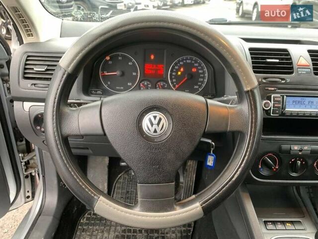 Серый Фольксваген Гольф, объемом двигателя 1.9 л и пробегом 280 тыс. км за 6690 $, фото 30 на Automoto.ua