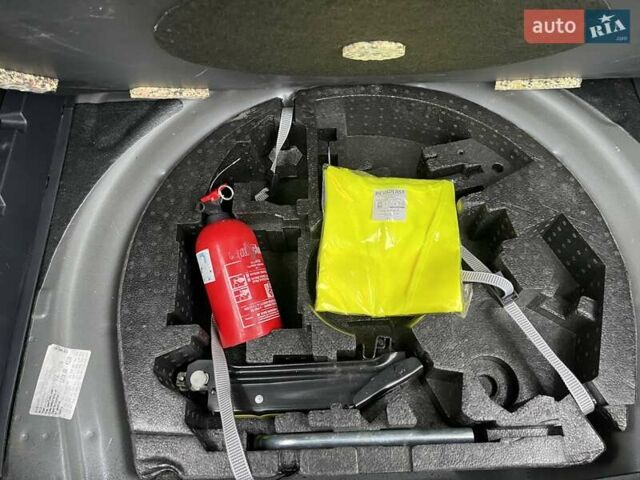 Серый Фольксваген Гольф, объемом двигателя 1.6 л и пробегом 144 тыс. км за 7950 $, фото 26 на Automoto.ua