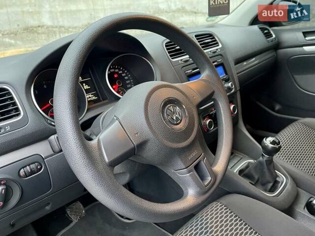 Серый Фольксваген Гольф, объемом двигателя 1.6 л и пробегом 144 тыс. км за 7950 $, фото 34 на Automoto.ua