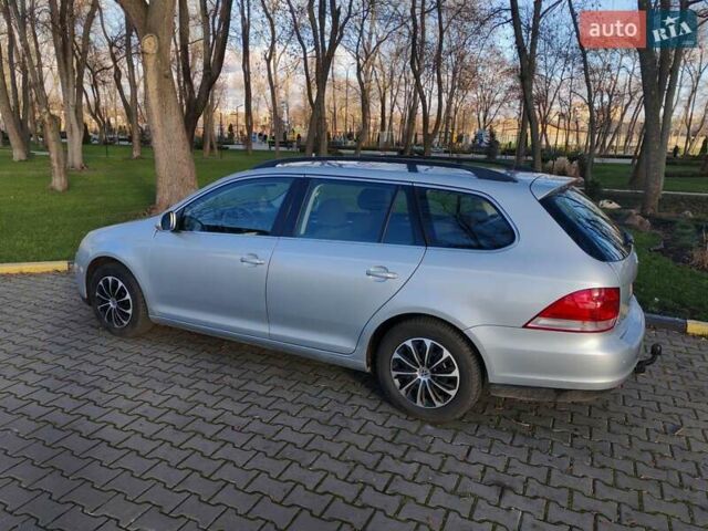 Серый Фольксваген Гольф, объемом двигателя 1.4 л и пробегом 245 тыс. км за 6000 $, фото 4 на Automoto.ua